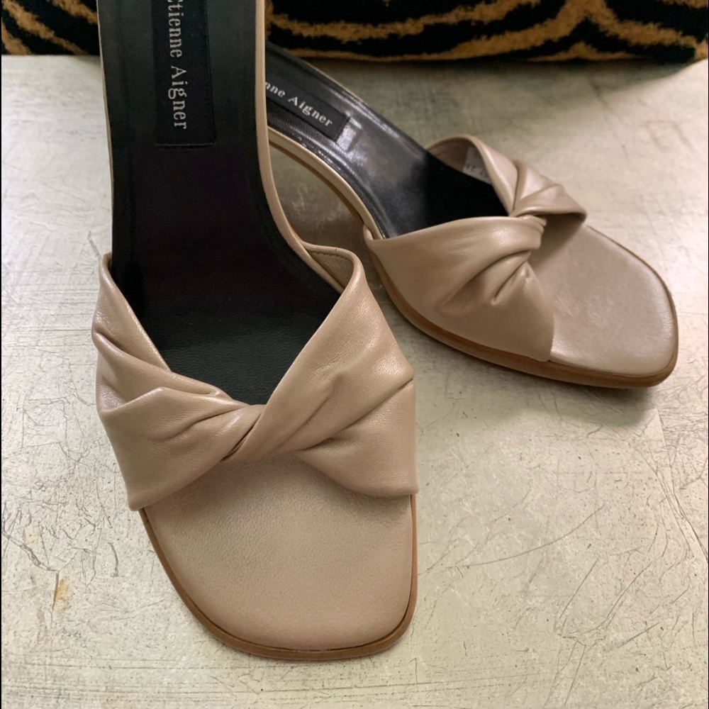 AEtienne Aligner Mule heels shoes